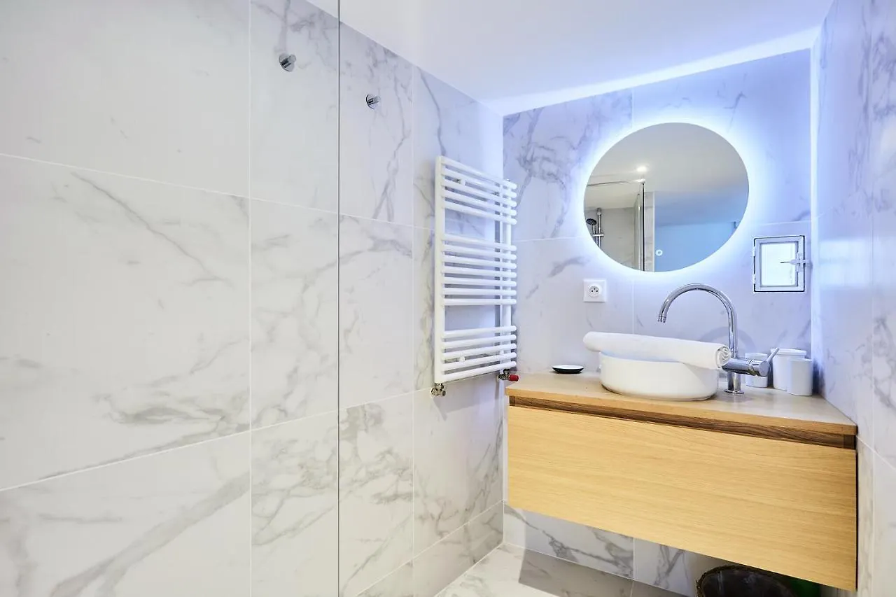 Apartment Saint Germain Des Pres By Studio Prestige Paris