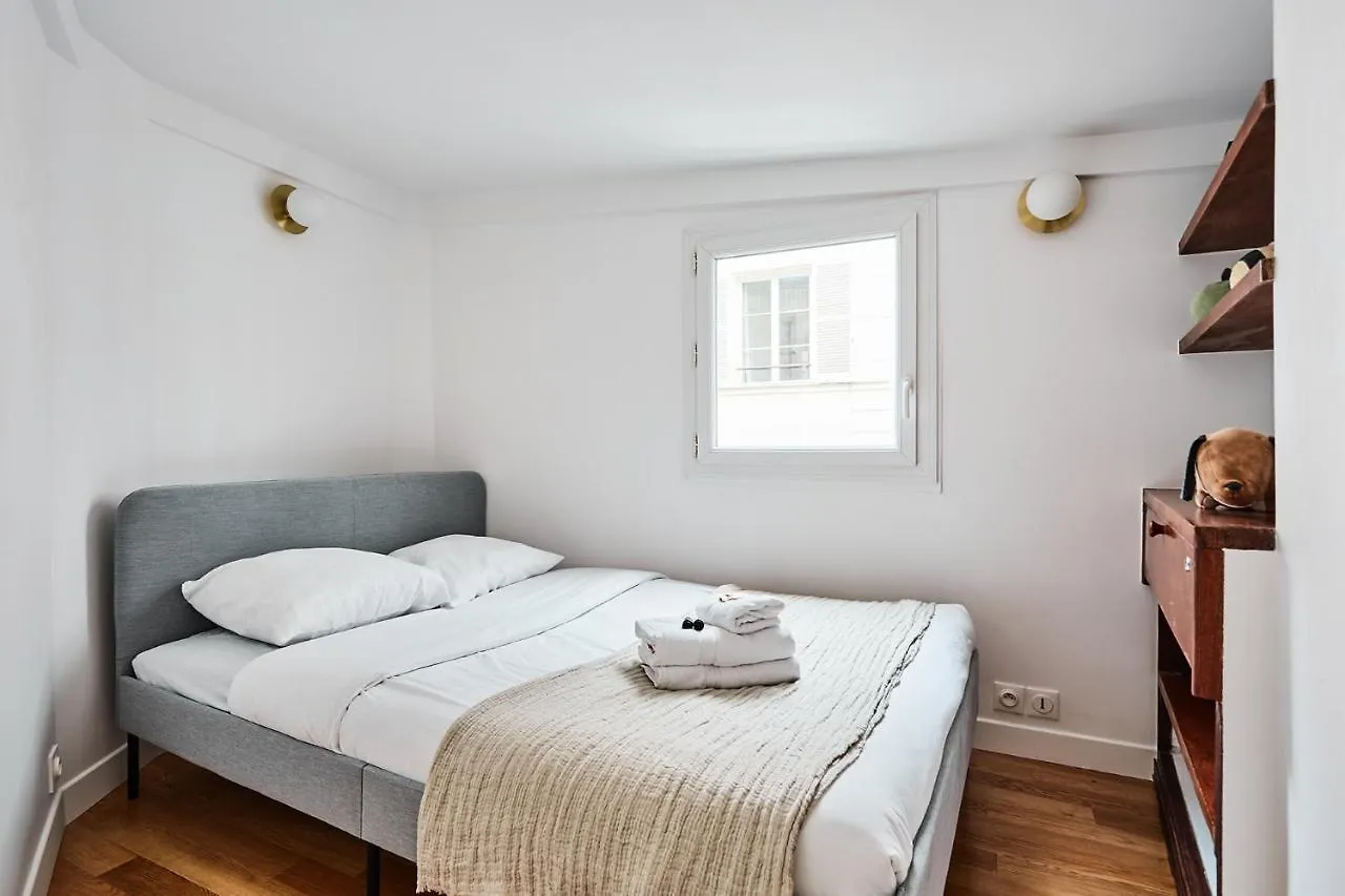 Apartment Saint Germain Des Pres By Studio Prestige Paris
