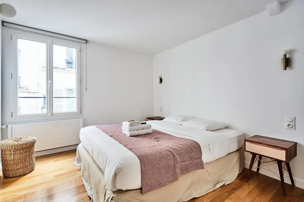 Apartment Saint Germain Des Pres By Studio Prestige Paris